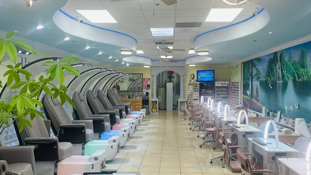 Happiness Nails and Spa — Nail salon in Clovis